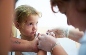 Raport UNICEF: Peste 13 milioane de copii nu au fost vaccinați deloc înainte ca pandemia de COVID- 19