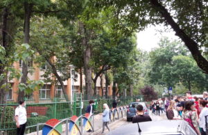 Ce le spune Klaus Iohannis părinților: Îi încurajez pe toți să-și trimită copiii la școală dacă sunt sănătoși