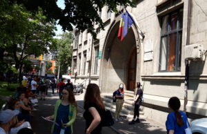 Părinții cer Ministerului Sănătății mai multe informații despre declarația pe propria răspundere