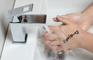 Sfaturile pentru părinți din normele pentru începerea școlii: Învățați-vă copilul să se spele pe mâini