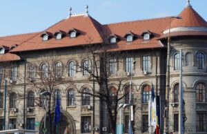 Colegiul „Ghe.Șincai” din Capitală riscă să-și facă orele în stradă. Primarul Băluță vrea să-l evacueze