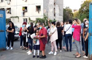 Document: Ce trebuie să facă părinții care își trimit copiii la școală