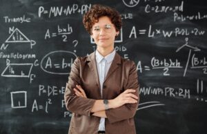 Profesorii din 3 județe nu și-au primit banii pe orele remediale. Explicațiile ministrului