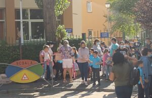 Elevii intră în vacanța de Paște. Prima zi de cursuri: 2 mai