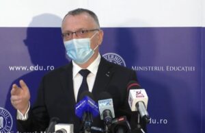 OFICIAL Ministrul Educaţiei a semnat ordinul prin care se acordă vacanţă de 2 săptămâni