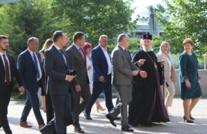 Sorin Cîmpeanu, în vizită la Universitatea Valahia al cărei rector a fost dat în judecată de Ministerul Educației