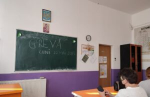 Grevă generală în școli. Profesorii cer salarii mai mari. Sindicatele recomandă părinţilor să îşi ţină copiii acasă