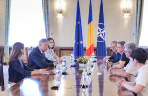 Greva din educație continuă. Sindicaliştii din Educaţie au mers la Cotroceni. Klaus Iohannis i-a primit la discuţii pe protestatari